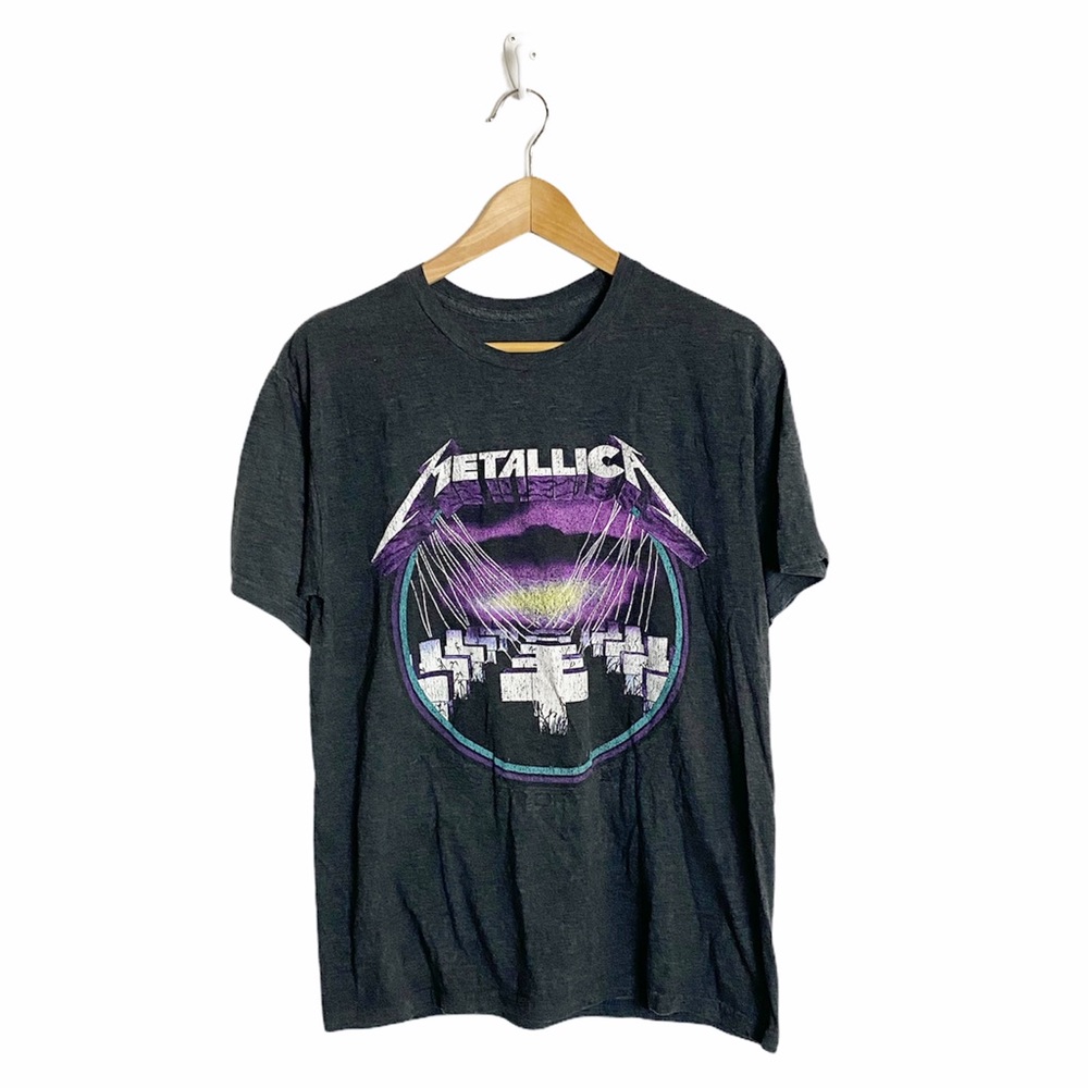 Metallica short sleeve graphic tee Large